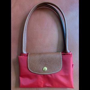 Small Le Pliage Nylon Shoulder Tote
LONGCHAMP